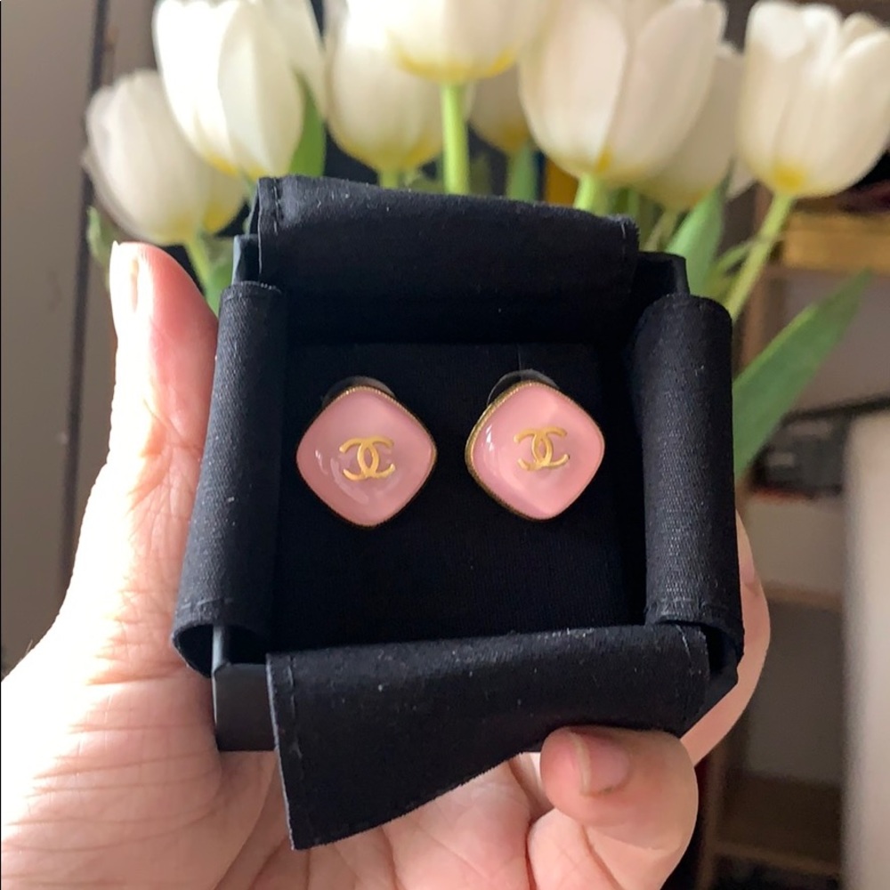 Chanel CC earrings